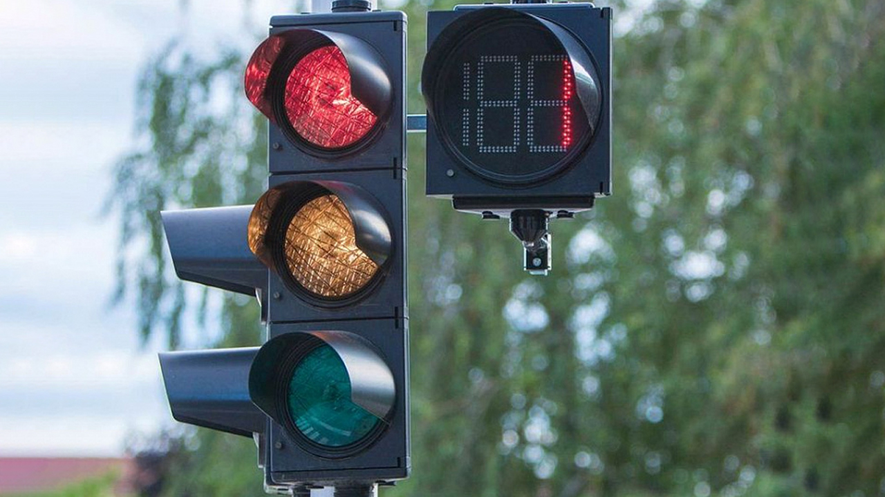 Trafik Işıklarının Süresi Neye Göre Belirleniyor? İşin Arkasında Bayağı Matematik Varmış!